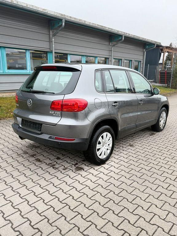 Gebraucht VW Tiguan Trendline 140 PS (102 kW) 2012 Grau SUV