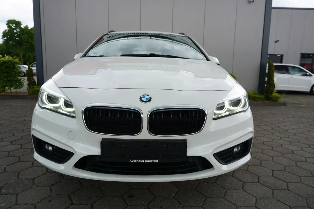 Gebraucht BMW 218 Advantage 150 PS (110 kW) 2018 Weiß Kombi