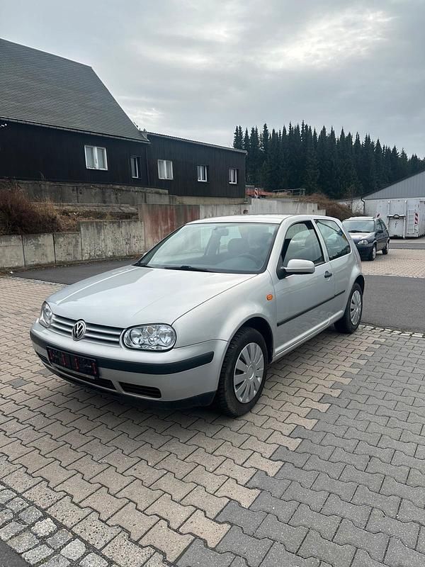 Silber Gebraucht 1999 VW Golf IV Kleinwagen | 2.100 € (Fairer Preis) - Bild 1/4