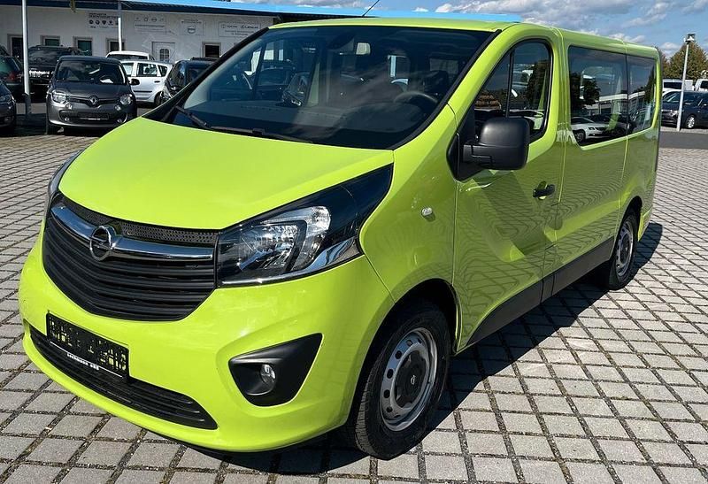 Grün Gebraucht 2018 Opel Vivaro Van | 13.900 € (Fairer Preis) - Bild 1/4