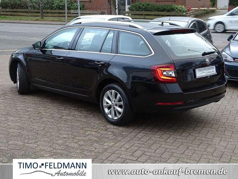 Gebraucht Skoda Octavia Style 116 PS (85 kW) 2018 Cerna magic/black magic Kombi