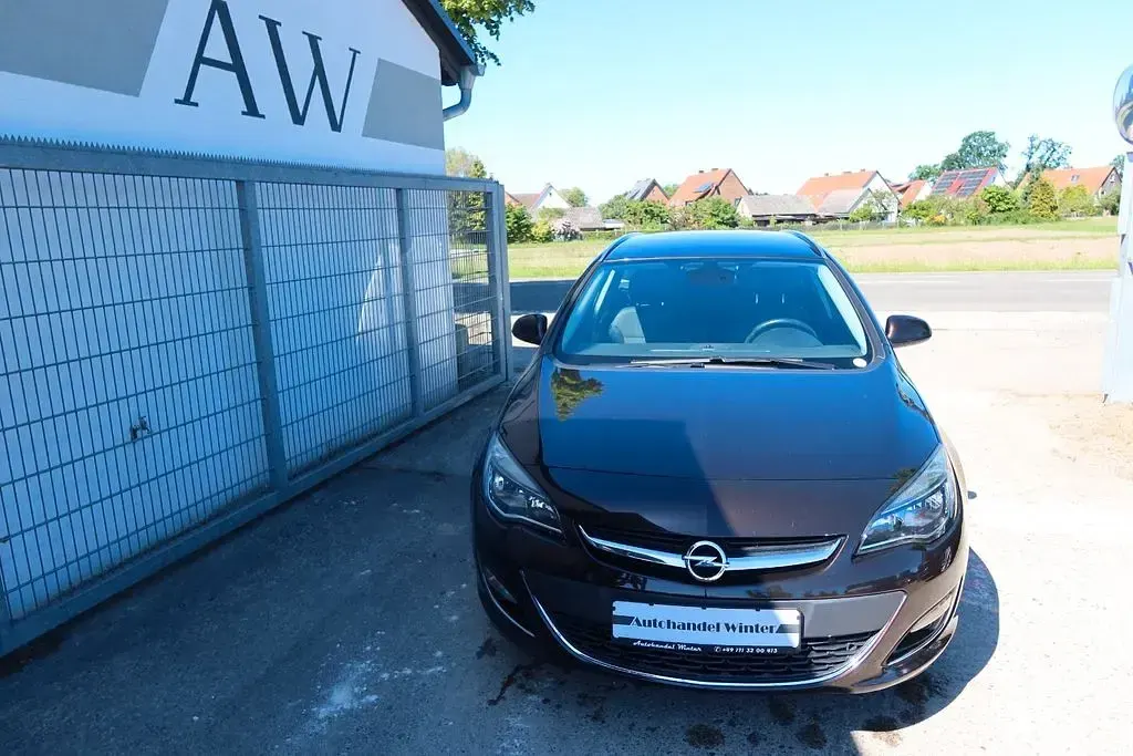 Gebraucht Opel Astra 140 PS (102 kW) 2015 Braun Kombi