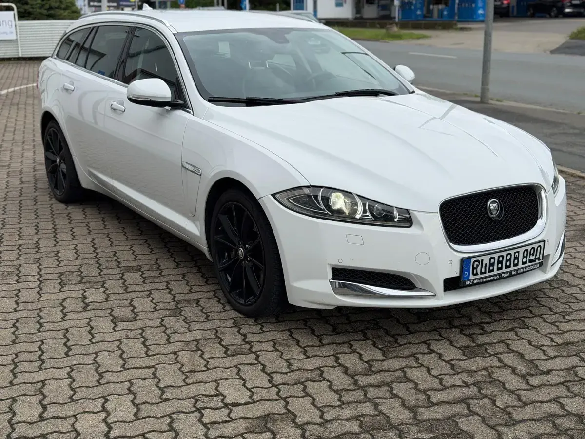 Gebraucht Jaguar XF Sportbrake S 275 PS (202 kW) 2013 Weiß Kombi