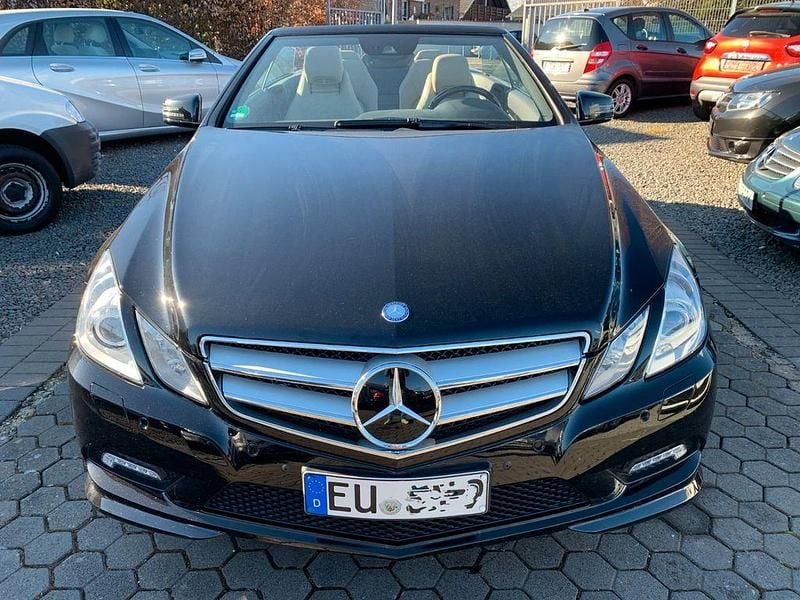 Gebraucht Mercedes E500 AMG 387 PS (284 kW) 2010 Schwarz Cabrio