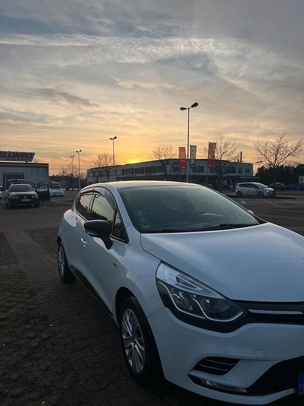 Gebraucht Renault Clio IV 75 PS (55 kW) 2017 Weiß Kleinwagen