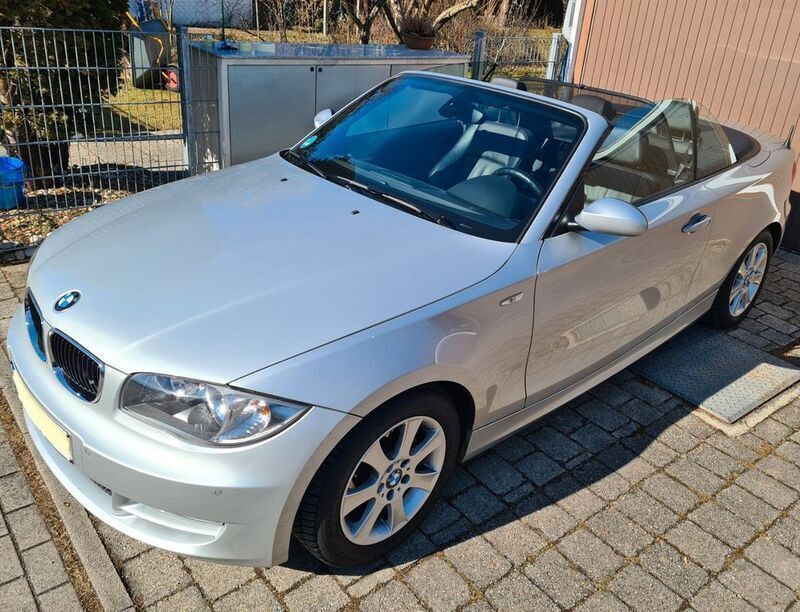 Silber Gebraucht 2008 BMW 120 Cabriolet Sport Line Cabrio | 12.900 € (Etwas zu teuer) - Bild 1/4