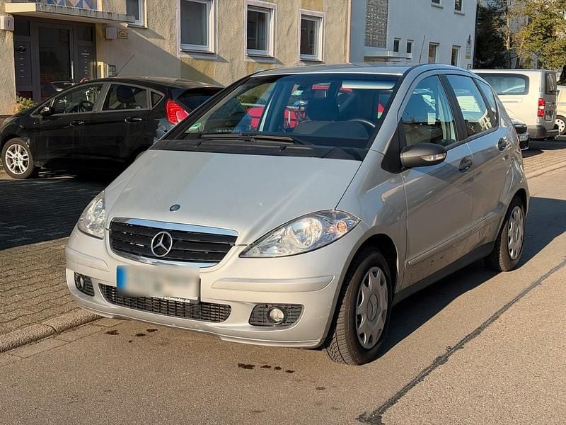 Silber Gebraucht 2005 Mercedes A180 Kleinwagen | 3.590 € (Fairer Preis) - Bild 1/4