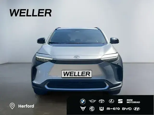 Gebraucht Toyota bZ4X Basis 150 kW (204 PS) 2023 Silber SUV