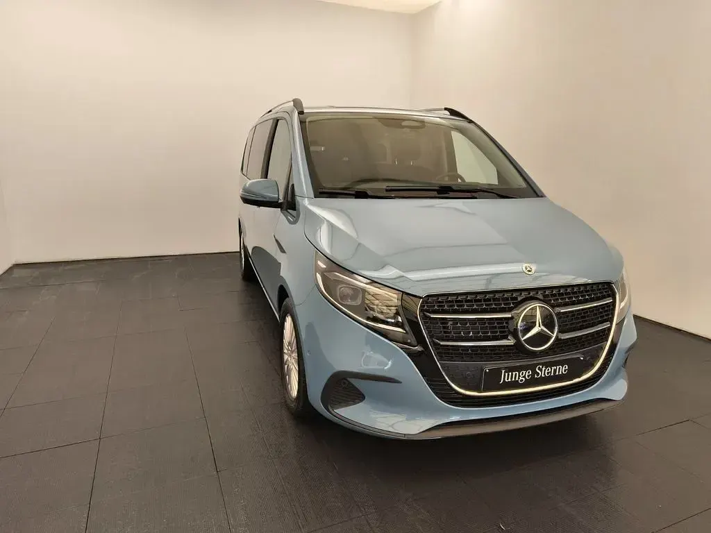 Gebraucht Mercedes V220 Style 163 PS (119 kW) 2025 Vintageblau Van / Kleinbus