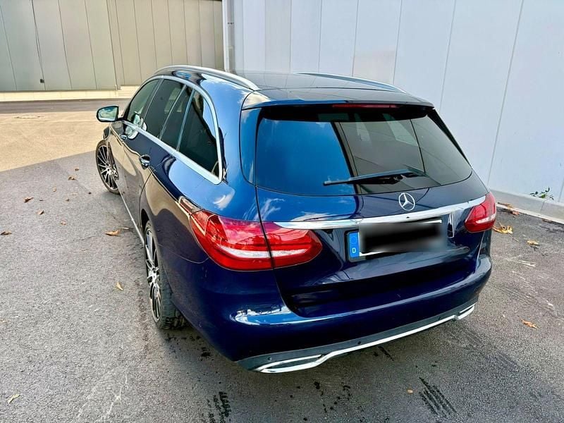 Gebraucht Mercedes C250 204 PS (150 kW) 2016 Blau Kombi