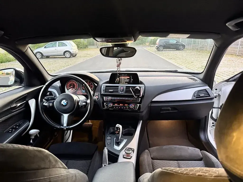 Gebraucht BMW 120 M Sport 190 PS (139 kW) 2017 Weiß Limousine