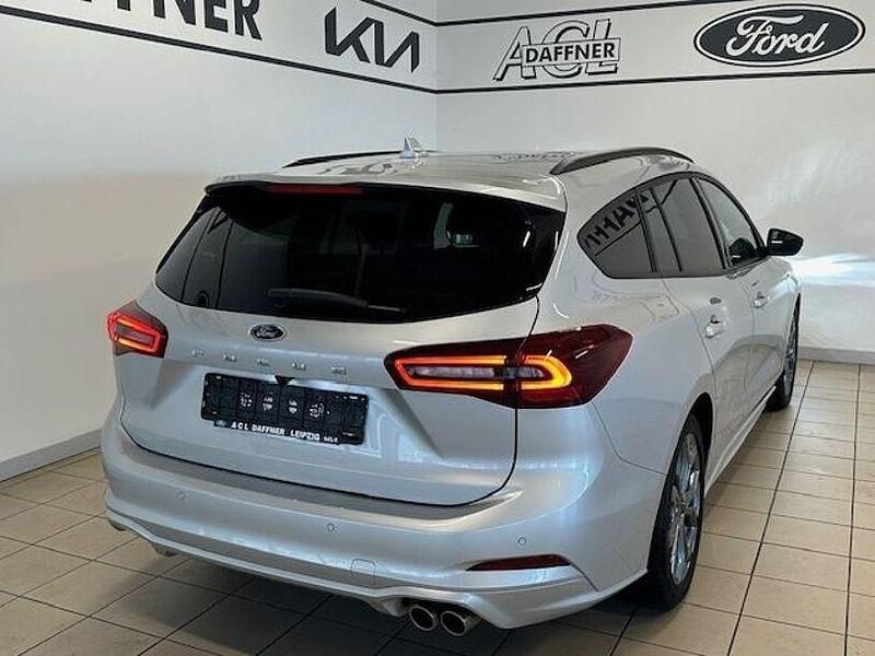 Gebraucht Ford Focus ST-Line 155 PS (114 kW) 2024 Polarsilber metallic Limousine