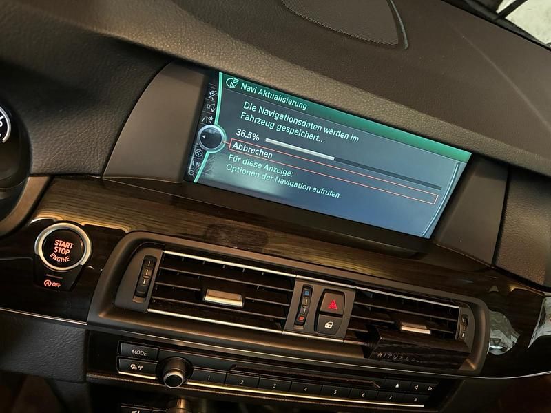 Gebraucht BMW 530 M Sport 258 PS (189 kW) 2012 Schwarz Kombi