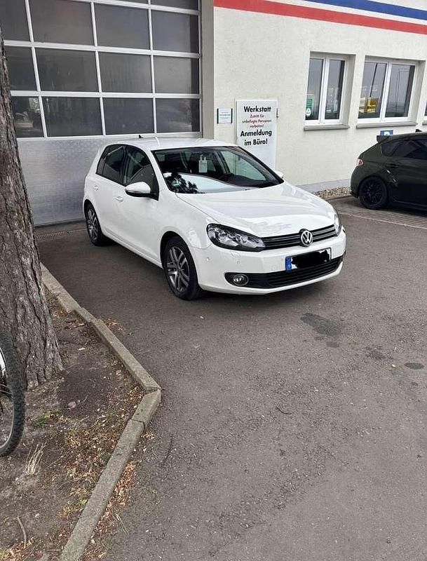 Weiß Gebraucht 2012 VW Golf VI Limousine | 6.500 € (Etwas zu teuer) - Bild 1/4