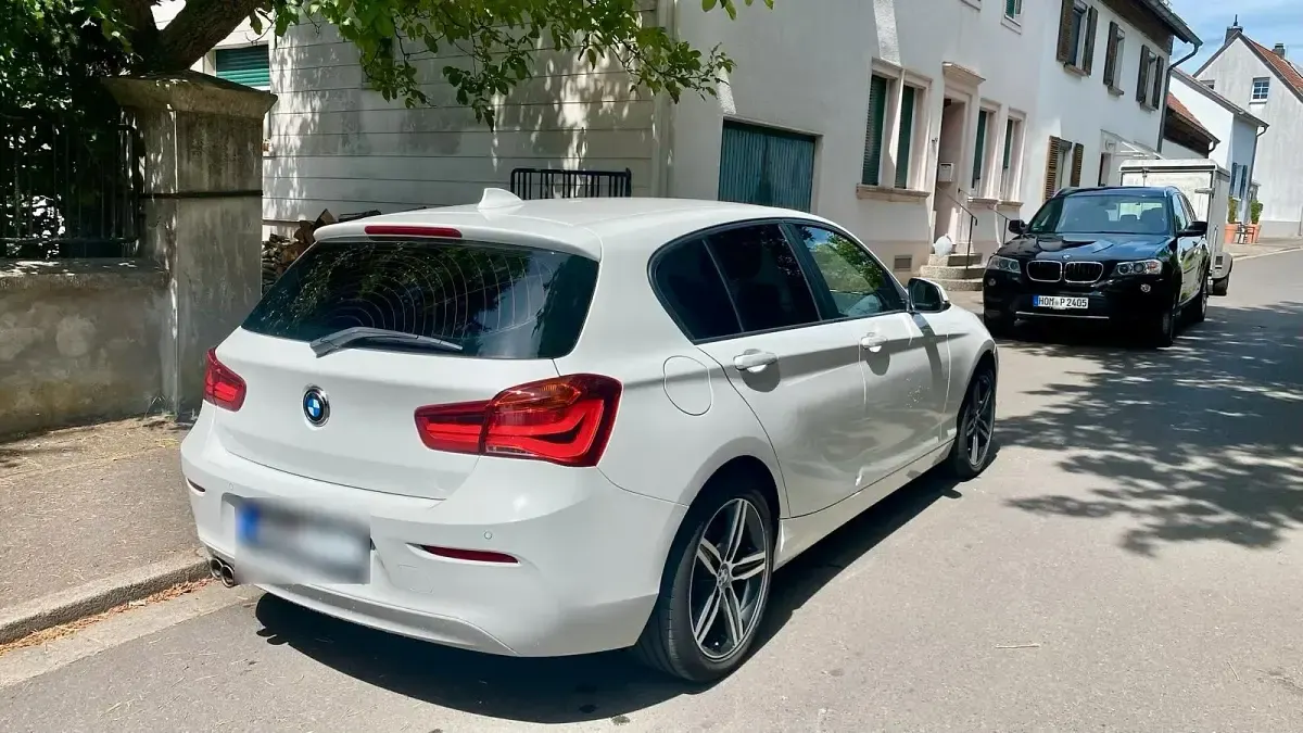 Gebraucht BMW 120 Advantage 190 PS (139 kW) 2018 Weiß Kleinwagen