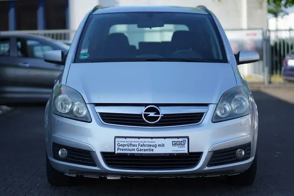 Gebraucht Opel Zafira Edition 140 PS (102 kW) 2007 Starsilber iii m2 Van / Kleinbus