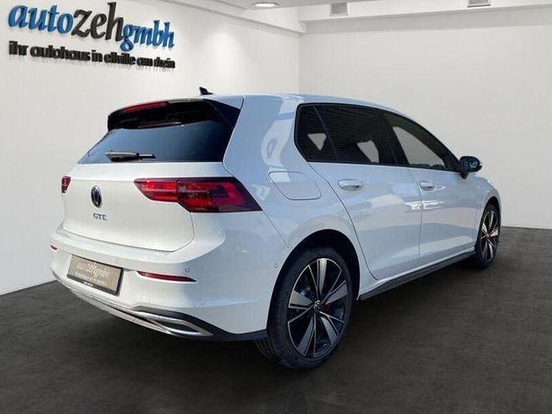 Gebraucht VW Golf VIII GTE 245 PS (180 kW) 2022 White metallic Limousine