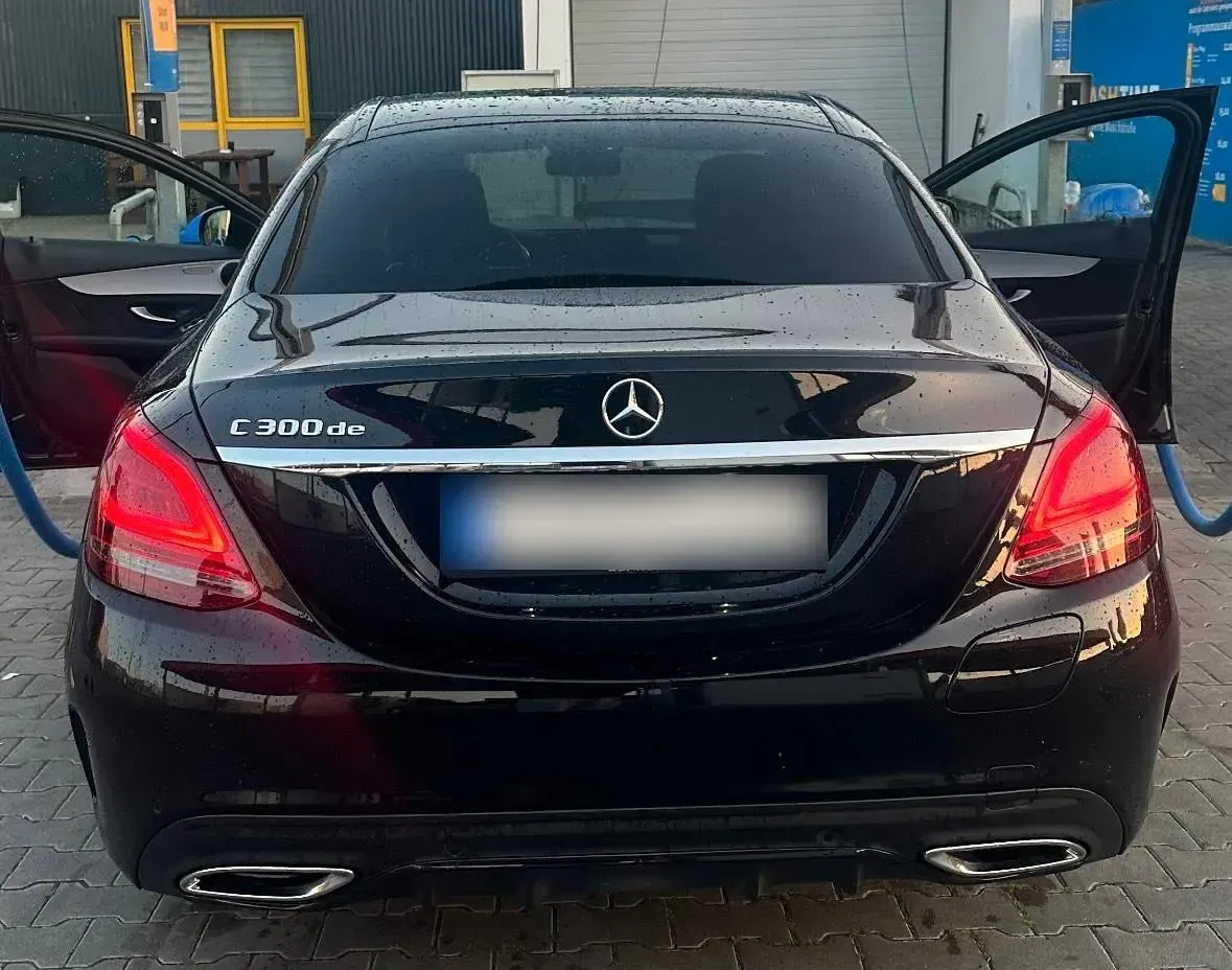 Gebraucht Mercedes C300e 306 PS (225 kW) 2021 Schwarz Limousine