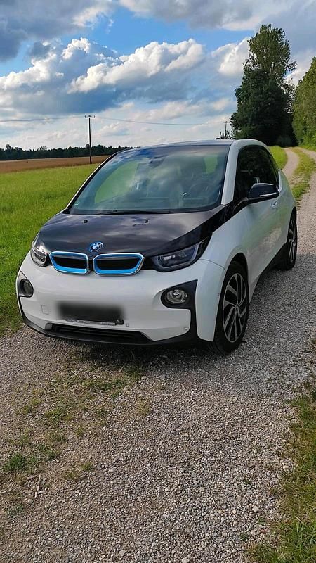 Weiß Gebraucht 2017 BMW i3 Comfort Edition Kleinwagen | 12.750 € (Guter Preis) - Bild 1/4