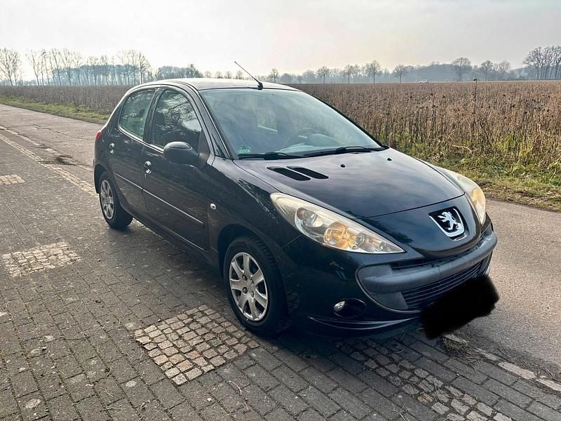 Gebraucht Peugeot 206+ 75 PS (55 kW) 2010 Schwarz Kleinwagen