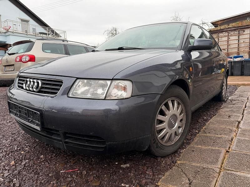 Grau Gebraucht 1999 Audi A3 Limousine | 1.490 € (Superpreis) - Bild 1/4
