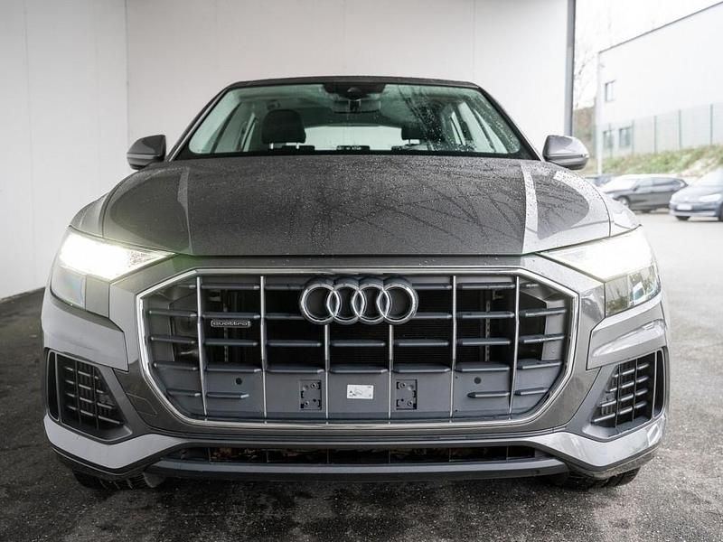 Gebraucht Audi Q8 Design 381 PS (280 kW) 2021 Grau / samuraigrau SUV