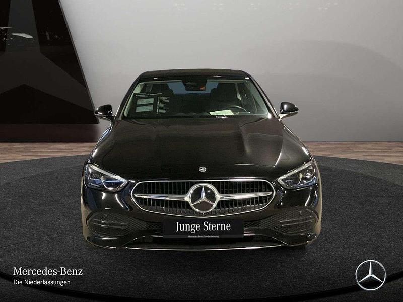 Gebraucht Mercedes C300 Avantgarde 258 PS (189 kW) 2023 Schwarz Limousine