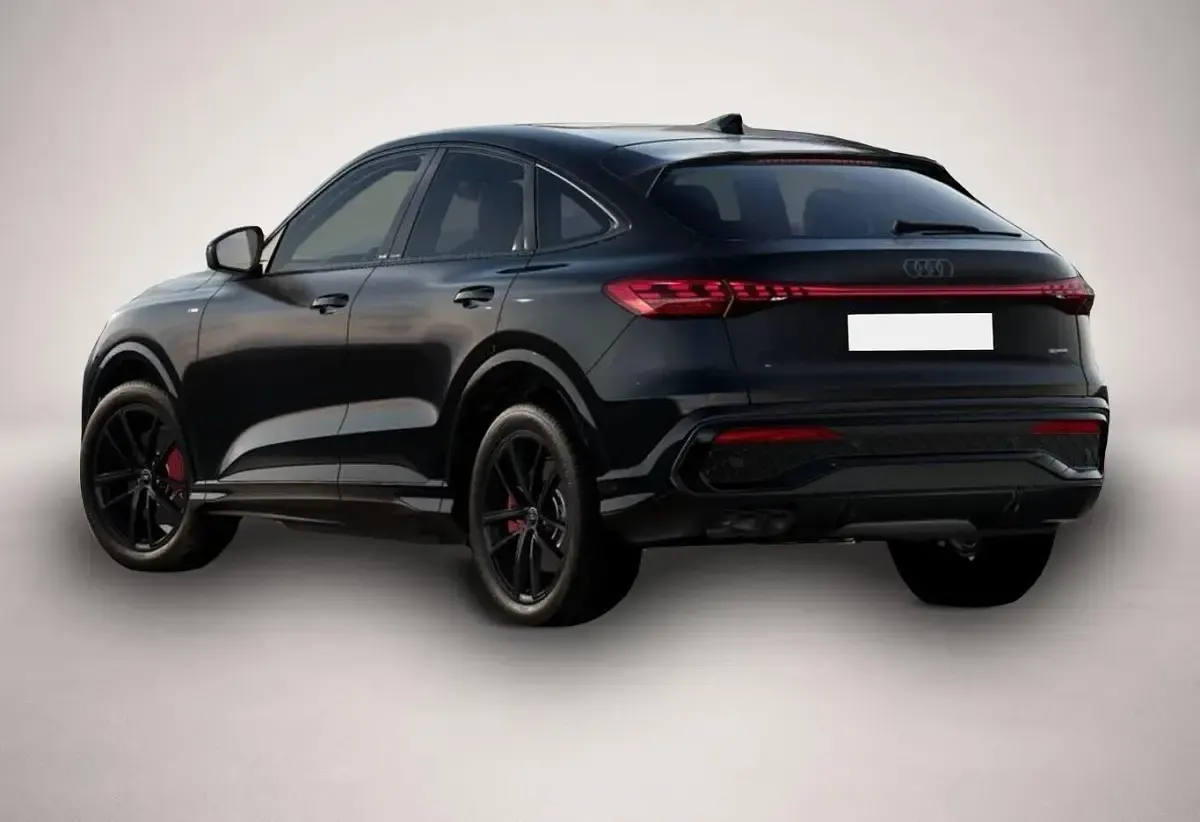 Neu Audi Q5 Sportback Ambiente 299 PS (219 kW) 2026 Manufacturer SUV