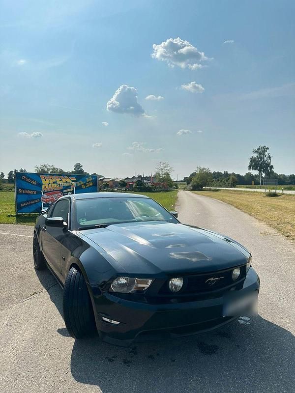 Second-hand Ford Mustang 420 CP (308 kW) 2012 Negru Coupe