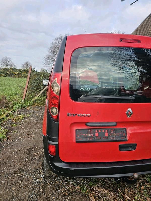 Rot Gebraucht 2010 Renault Kangoo Kombi | 2.999 € (Fairer Preis) - Bild 1/4