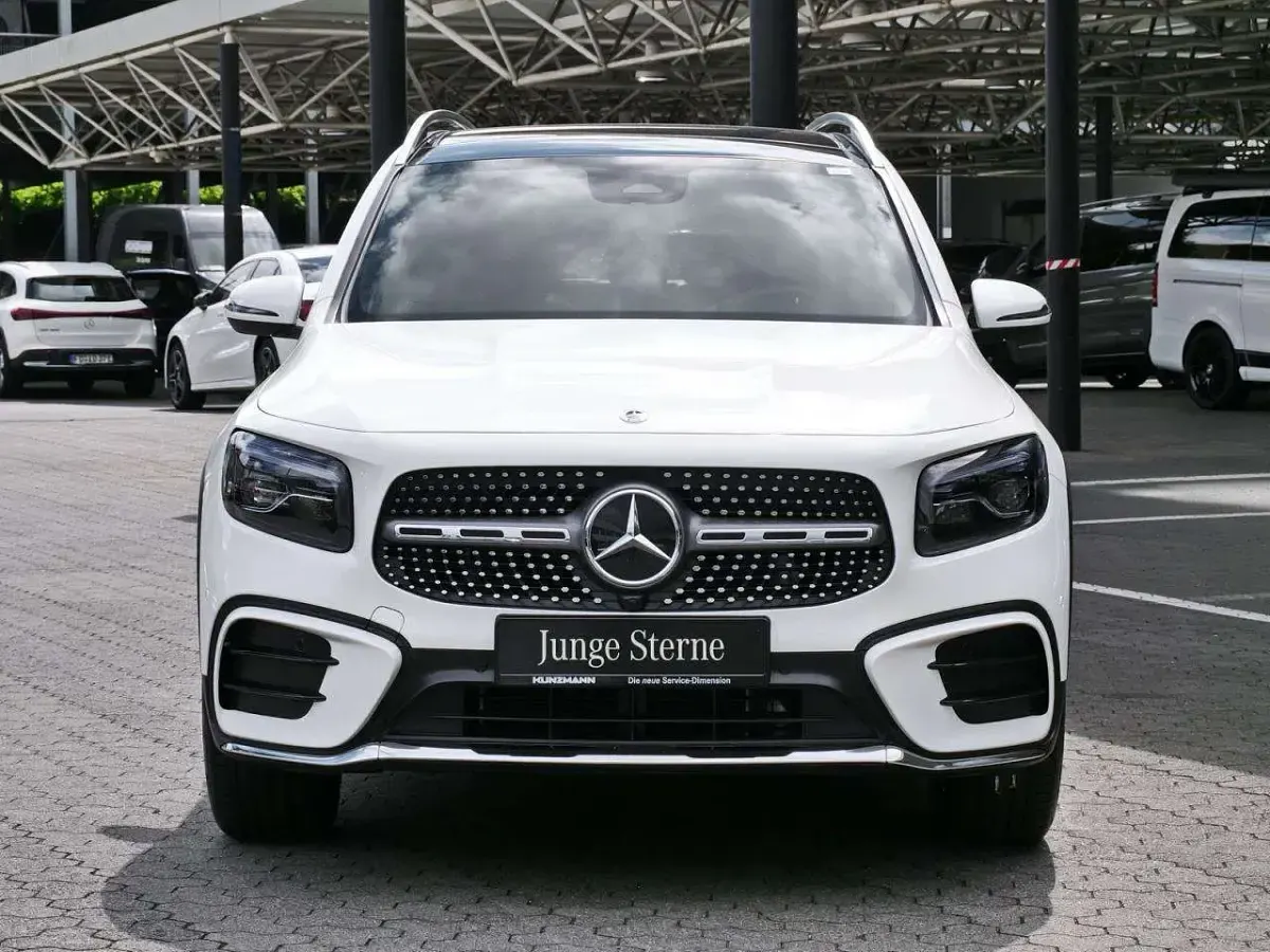 Gebraucht Mercedes GLB180 AMG 136 PS (100 kW) 2025 Polarweiss SUV