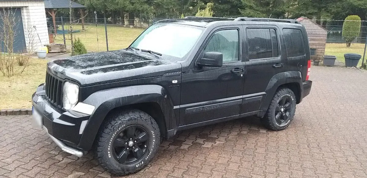 Käytetty Jeep Cherokee 204 HP (150 kW) 2008 Musta Katumaasturi