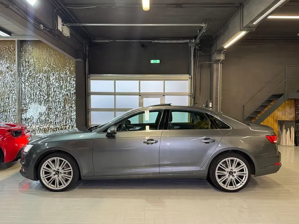 Gebraucht Audi A4 Sport 231 PS (169 kW) 2019 Grau Limousine