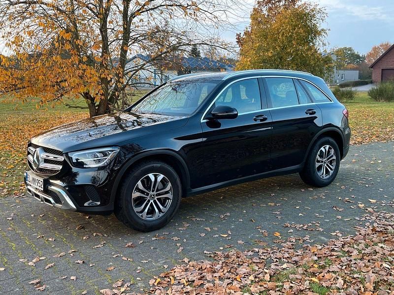 Schwarz Gebraucht 2020 Mercedes GLC220 SUV | 29.900 € (Superpreis) - Bild 1/4