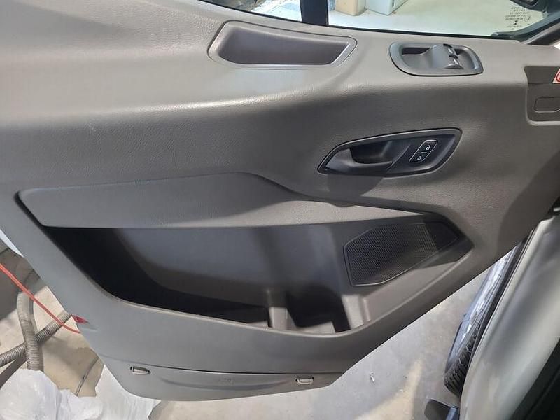 Gebraucht Ford Transit Trend 170 PS (125 kW) 2020 Polarsilber (silber) Limousine