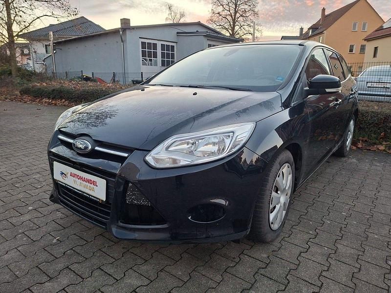 Schwarz Gebraucht 2014 Ford Focus Trend Kombi | 2.650 € (Guter Preis) - Bild 1/4