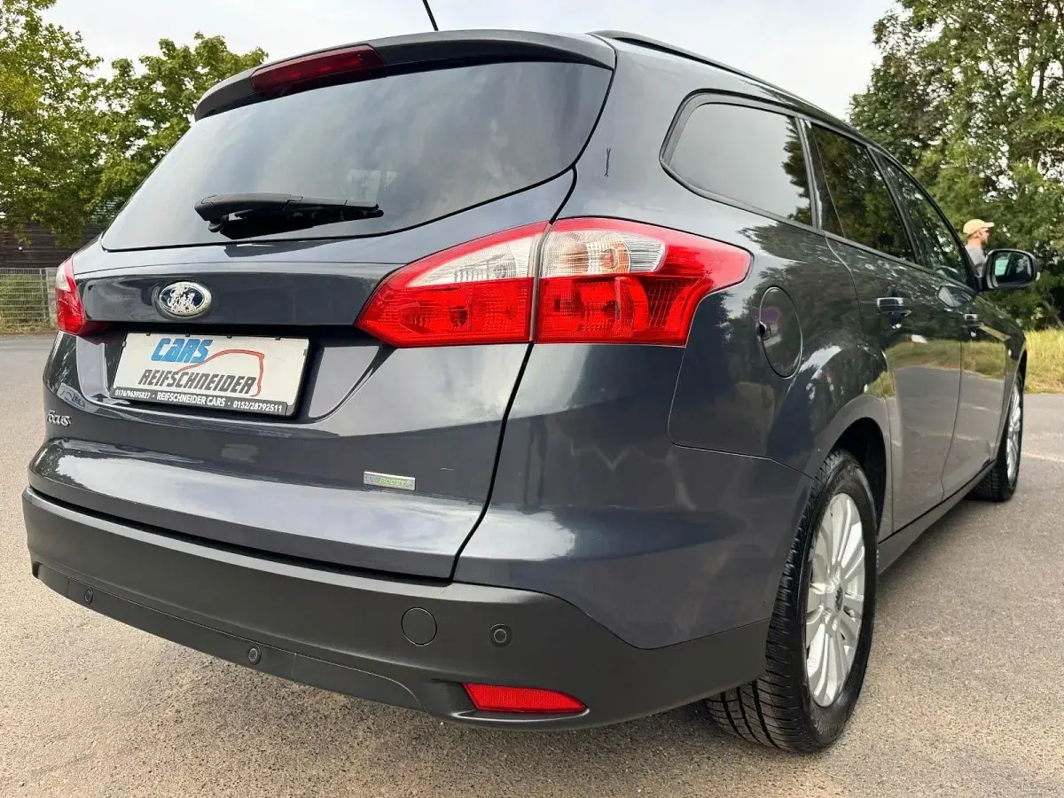 Gebraucht Ford Focus SYNC Edition 125 PS (91 kW) 2014 Grau Kombi