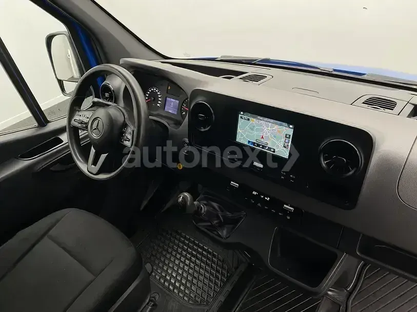 Używany Mercedes Sprinter 163 KM (119 kW) 2021 Niebieski Van