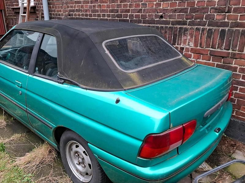 Gebraucht Ford Escort Cabriolet 90 PS (66 kW) 1994 Grün Cabrio