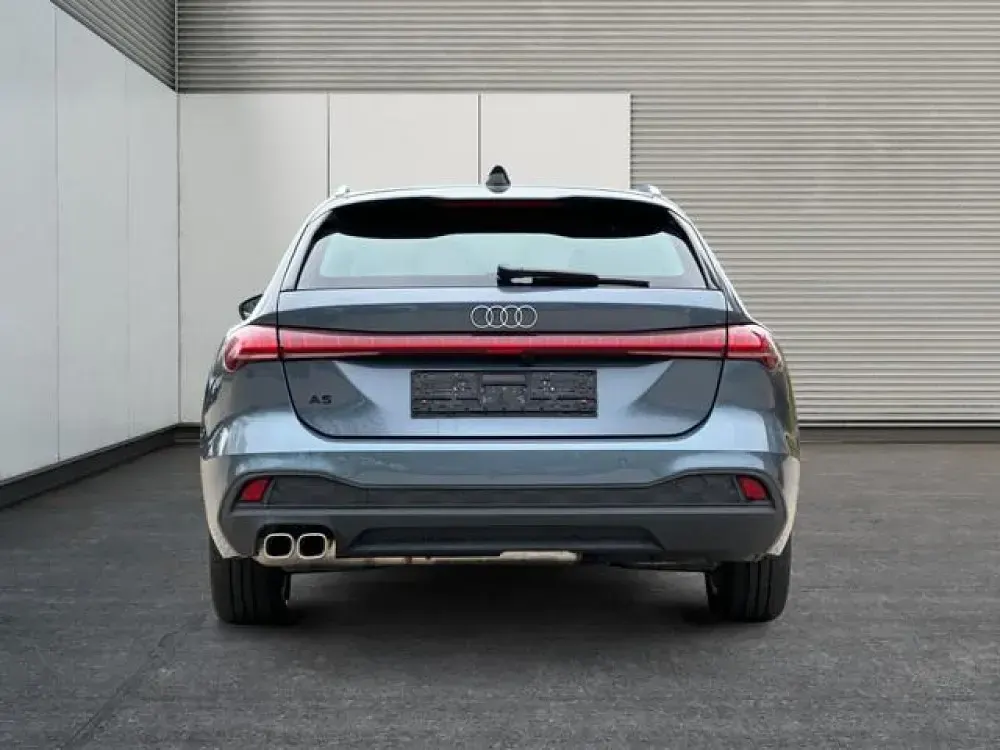 Second-hand Audi A5 204 CP (150 kW) 2024 Albastru Break
