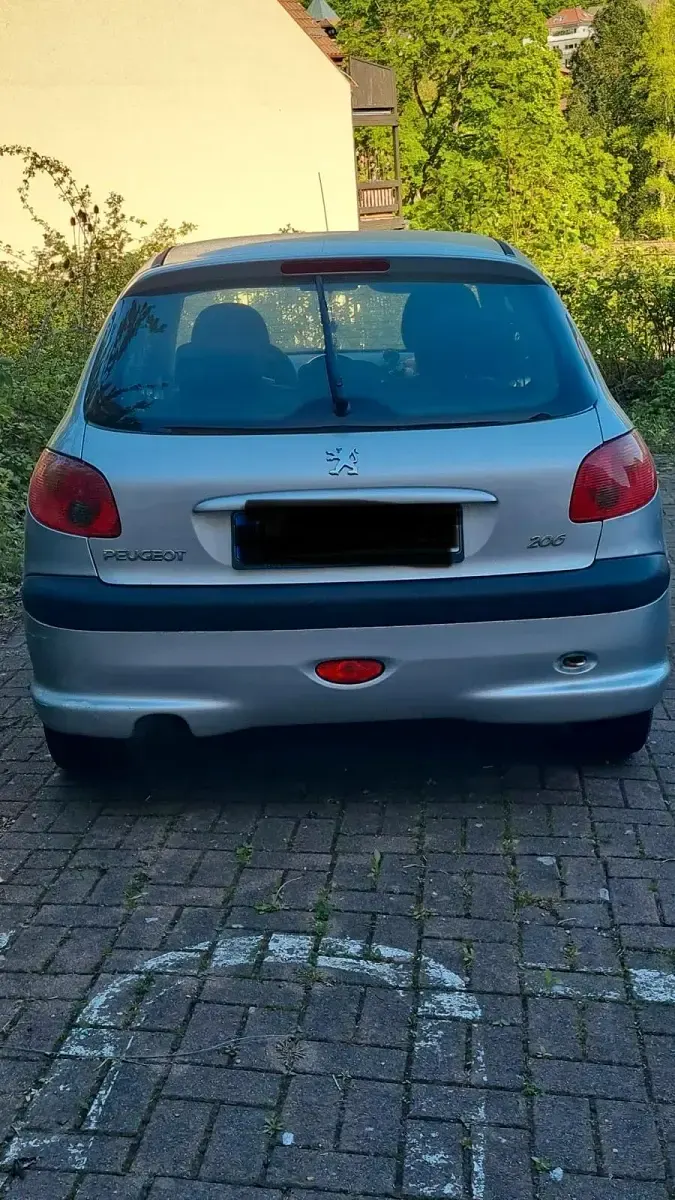 Gebraucht Peugeot 206 75 PS (55 kW) 2003 Silber Kleinwagen