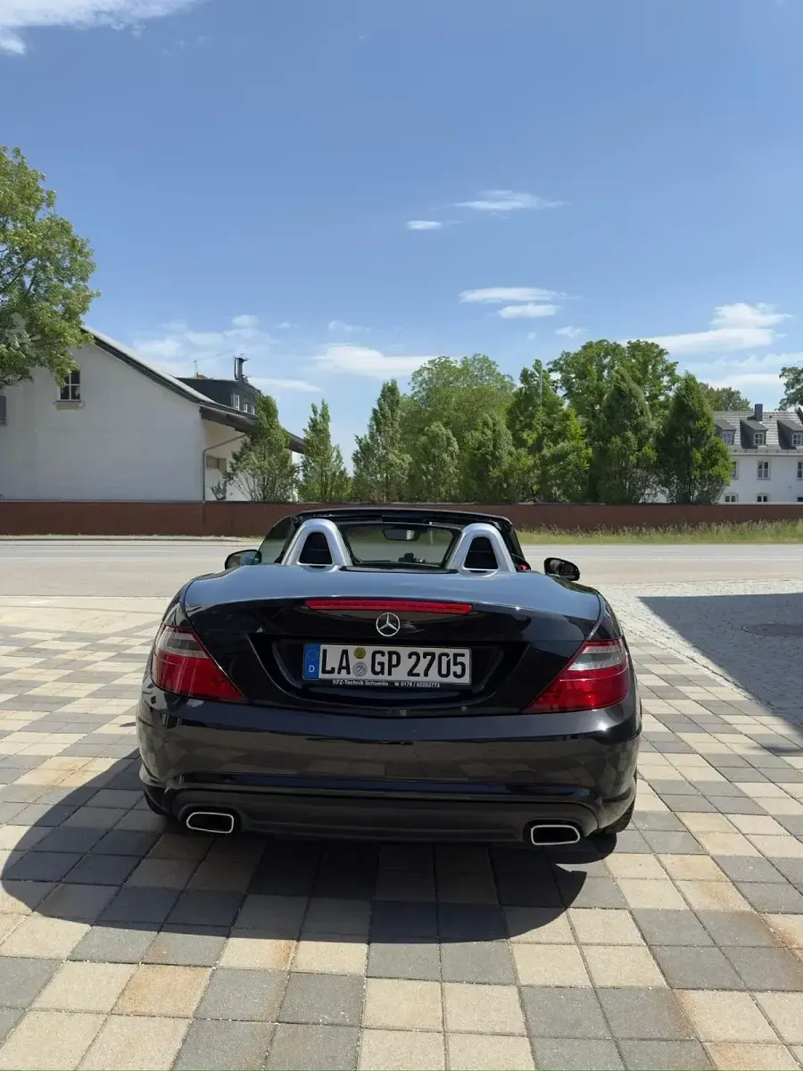 Gebraucht Mercedes SLK250 AMG line 204 PS (150 kW) 2012 Schwarz Cabrio