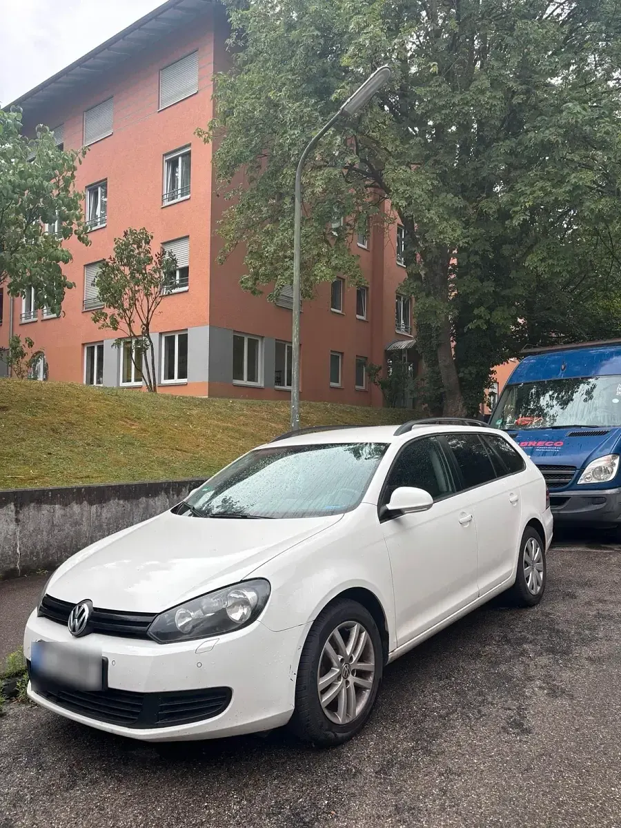 Gebraucht VW Golf VI Comfortline 2011 Weiß Kombi