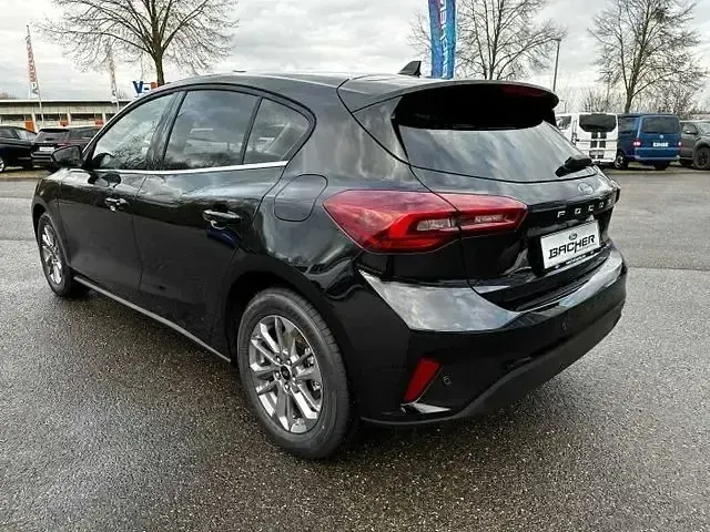 Używany Ford Focus Titanium 125 KM (91 kW) 2024 Czarny Sedan/Limuzyna