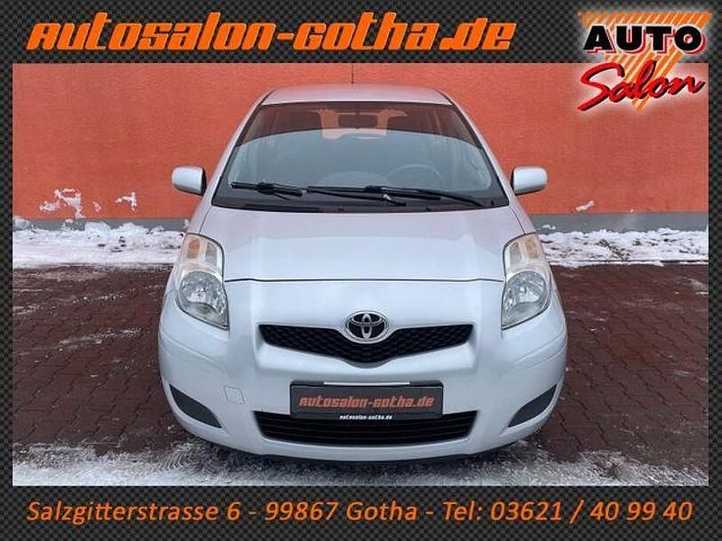 Gebraucht Toyota Yaris Sol 101 PS (74 kW) 2009 Silber Kleinwagen