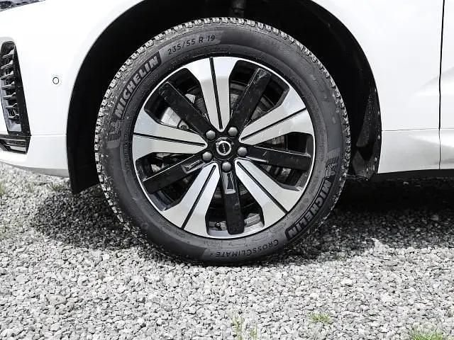 Gebraucht Volvo XC60 Plus 398 PS (292 kW) 2023 Crystal white pearl SUV