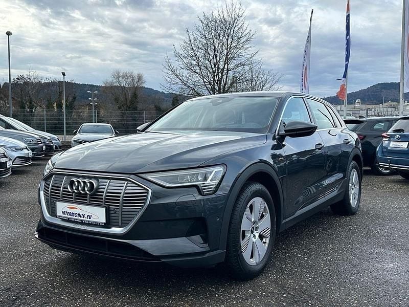Grau Gebraucht 2021 Audi e-tron SUV | 23.800 € (Superpreis) - Bild 1/4