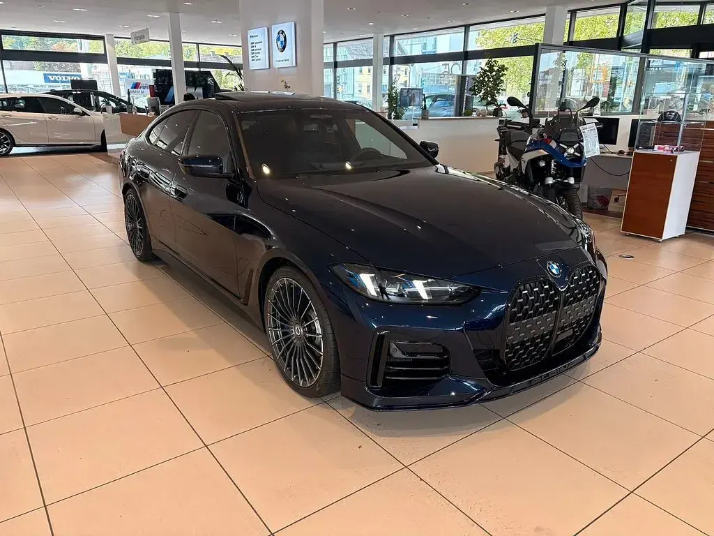 Używany Alpina D4 355 KM (261 kW) 2025 Niebieski Coupe