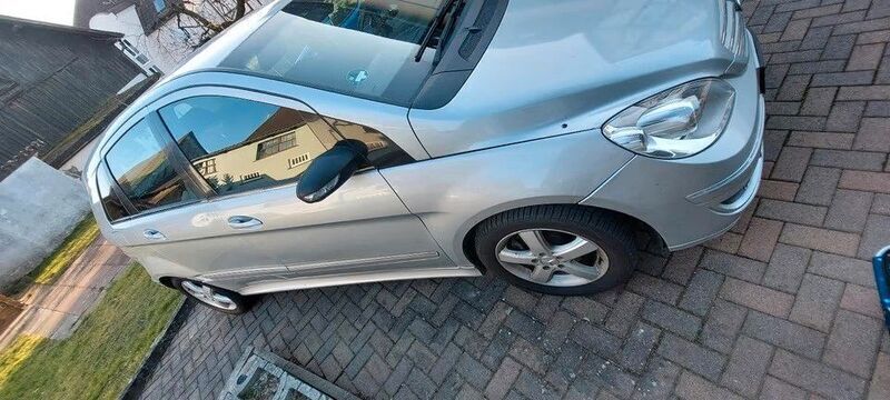 Silber Gebraucht 2005 Mercedes B200 Van / Kleinbus | 1.990 € (Etwas zu teuer) - Bild 1/4