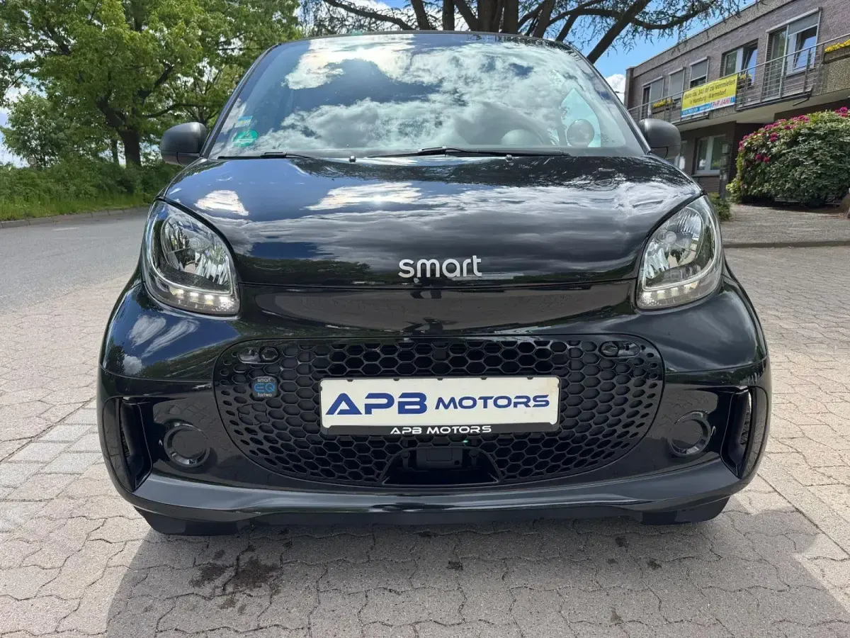Gebraucht Smart ForTwo Coupé 60 kW (82 PS) 2021 Schwarz Kleinwagen